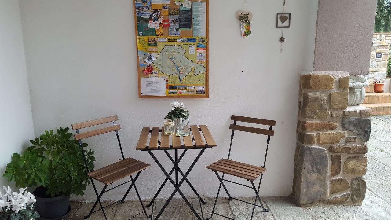 B&B Podere Montese ヴィッラフランカ・イン・ルニジャーナ エクステリア 写真